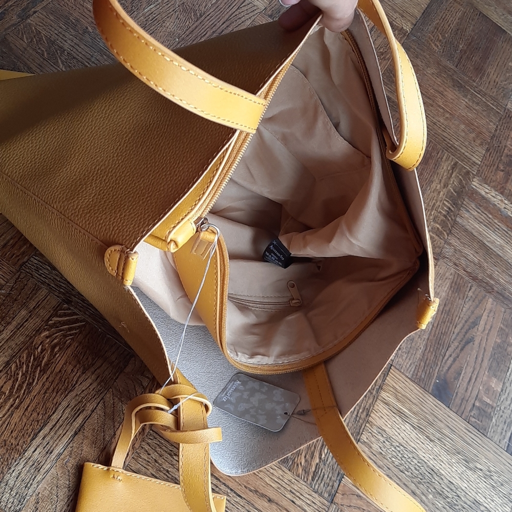NEW Handbag - Picture 3 of 4
